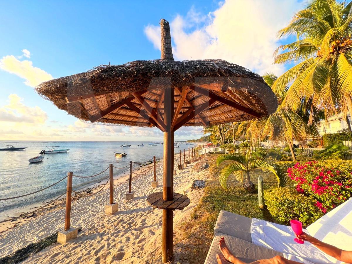 Caro'S Beachfront Trou aux Biches Exterior photo