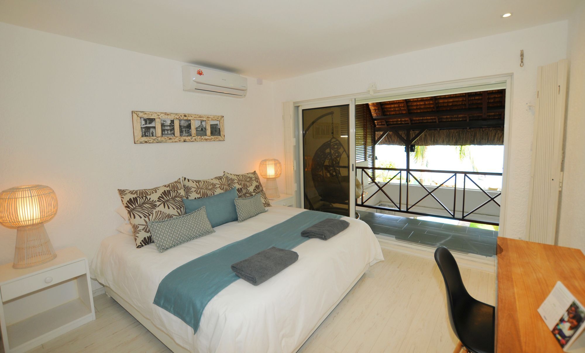 Caro'S Beachfront Trou aux Biches Exterior photo